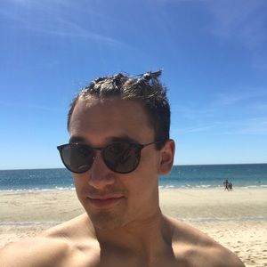 Meet your Posher, Adam